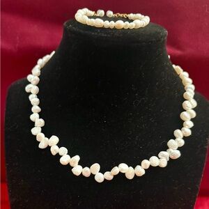 Freshwater Pearl Necklace and Matching Bracelet set w/18K PVD! Waterproof!